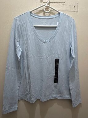 Banana Republic Factory Timeless Long Sleeve V-Neck T-Shirt Size MEDIUM